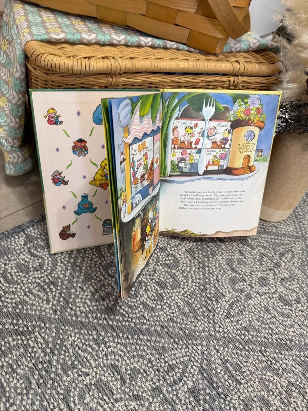 Vintage Sesame Street Twiddlebugs at Work Children’s Book Henson Muppets 1980